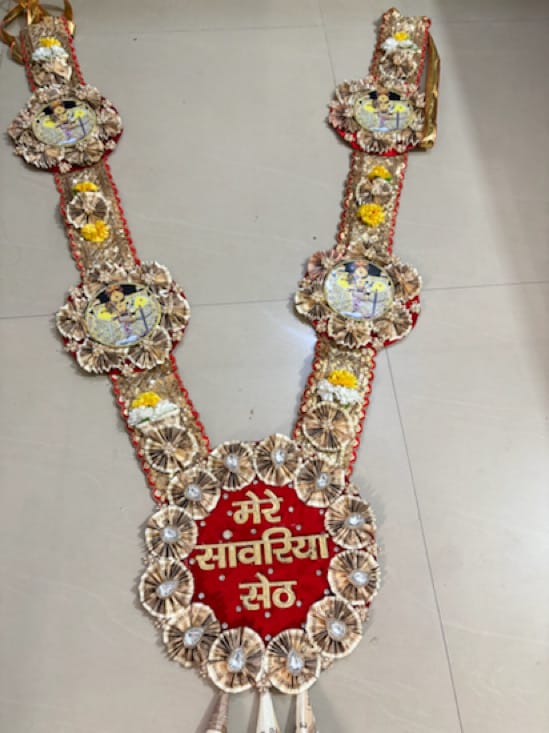 Handcrafted "Mere Sanwariya Seth" Designer 10 Rupee Currency Note Haar / Mala - Image 1