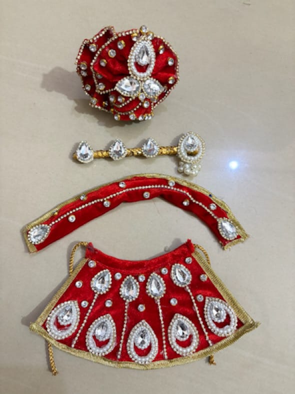Handcrafted 5-6 Inch Heavy Red Velvet Shyam Baba Poshak Set with Matching Pagri & Shringar Accessories - Image 1
