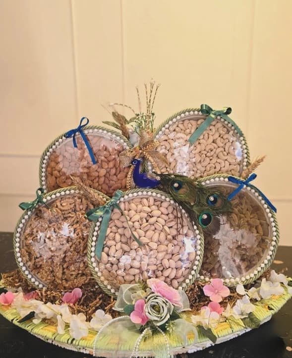 Handcrafted Designer Dry Fruits Tray / Platter with Multi-Compartment Container Set (1 Kg Assorted Dry Fruits)