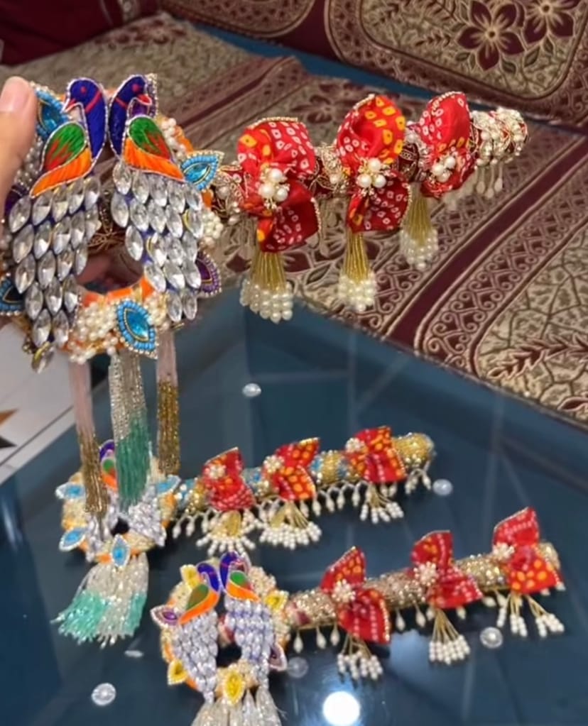 Handcrafted Designer Traditional Bandhani Theme Shringar Bansuri (Flute) with Peacock & Kundan Work - Image 1